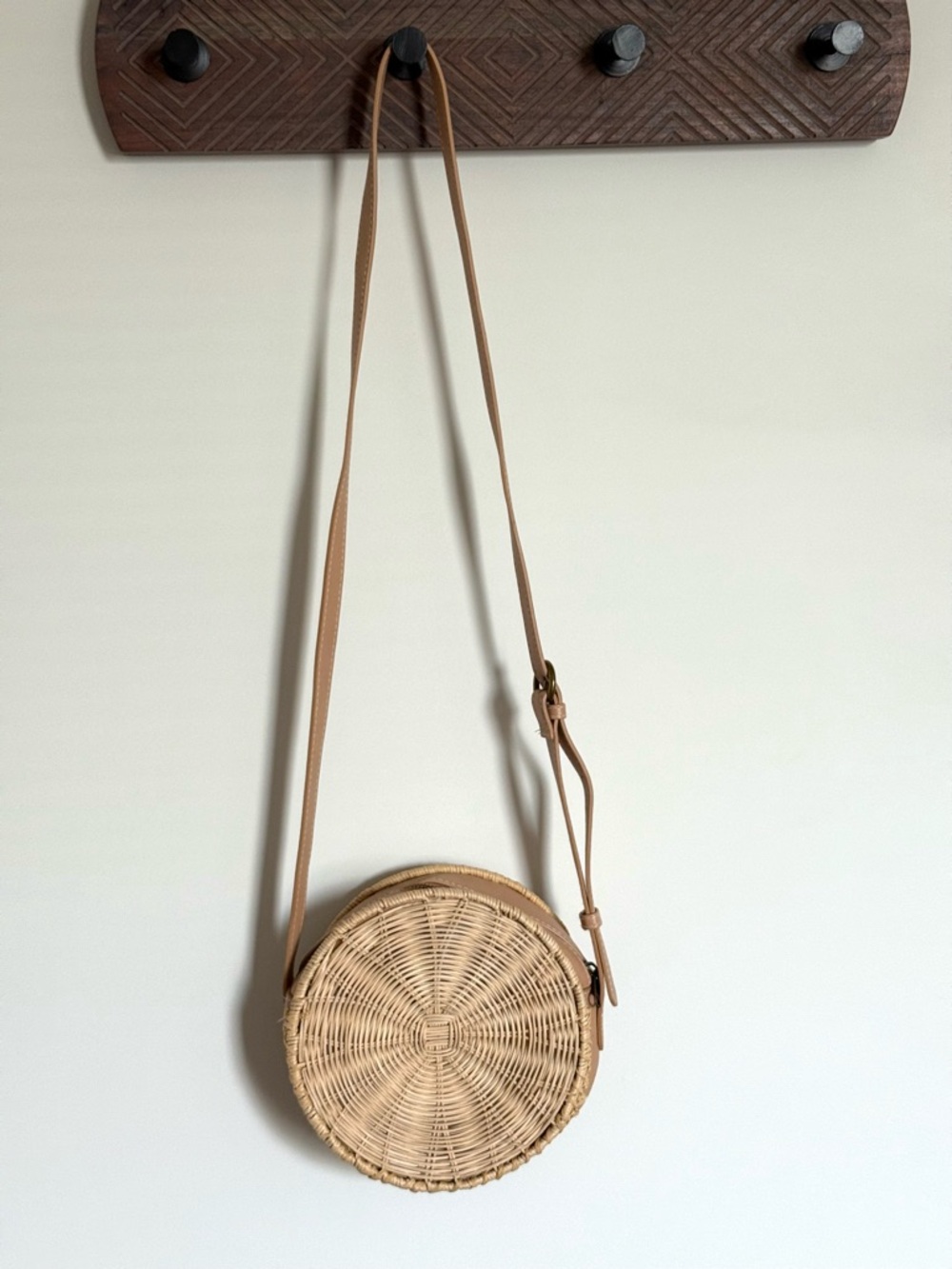 Rattan Wicker Round Circle Crossbody Purse Bag - Picture 2 of 6